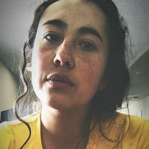 Meet your Posher, Carla